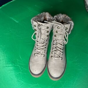 Women's Fur-Lined Lace-Up Boots